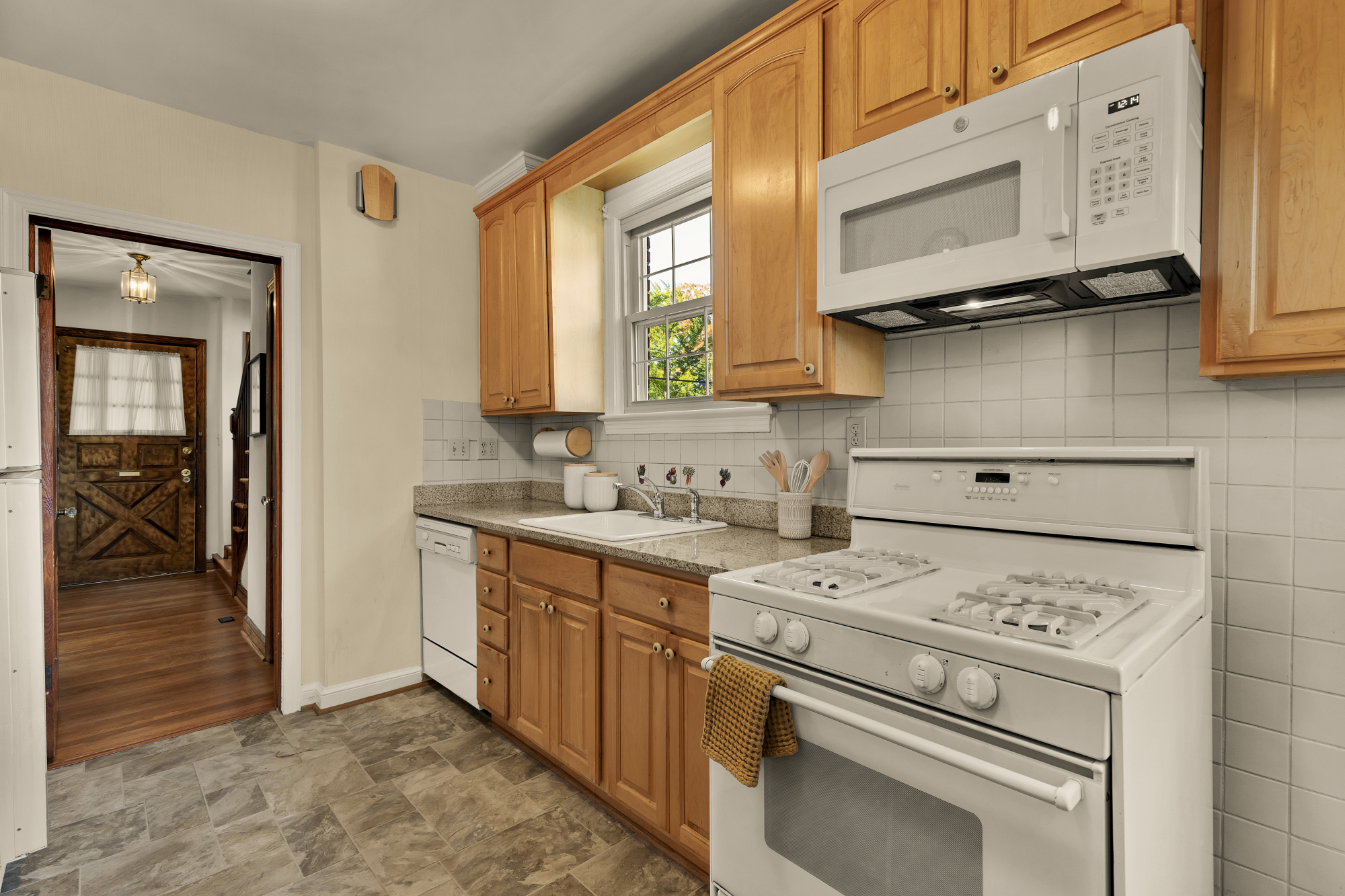 3141 Central Ave NE DC_Kitchen 3